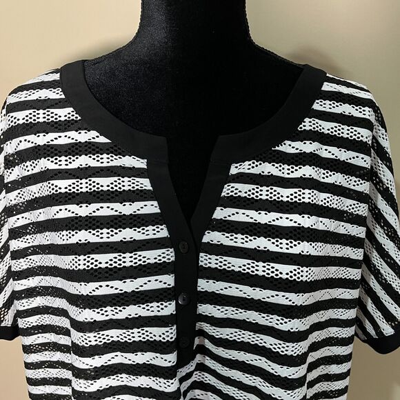 CJ Banks Blue White Striped Pullover V Neck 3/4 Button Short Sleeve Size 3X - Picture 4 of 10